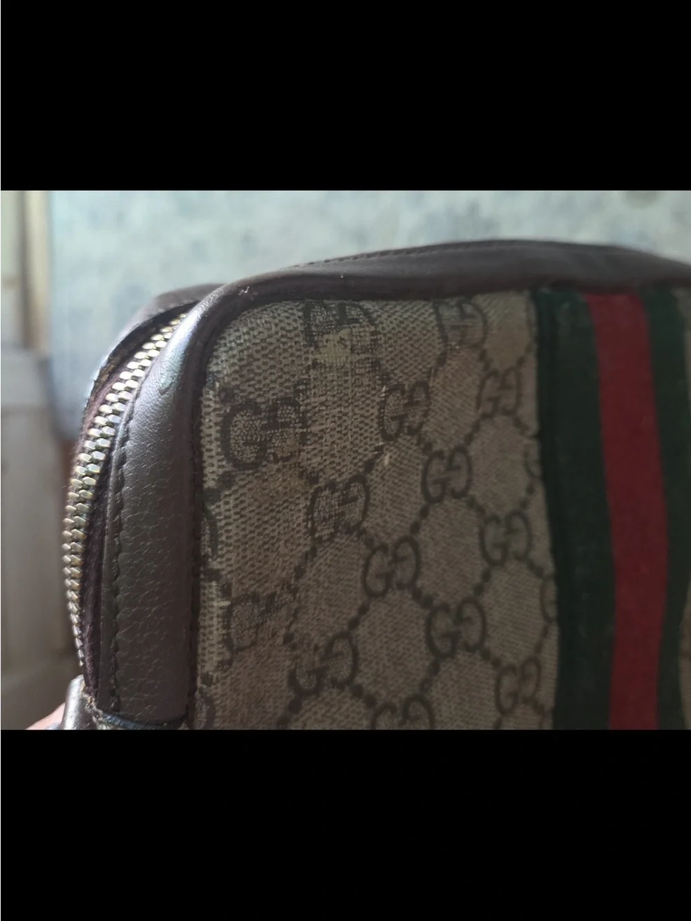 Gucci Brown GG Canvas Messenger Bag with Green & Red Stripe authentic